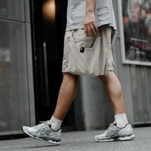 Asics GEL-NYC dans le coloris "White/Steel